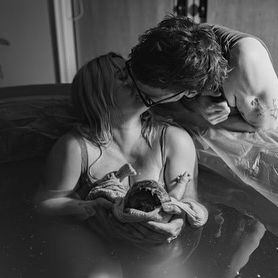 Гіларі Дафф показала, як народжувала четверту дитину в басейні